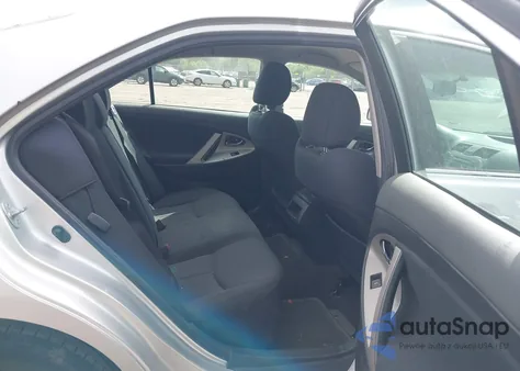 2011 Toyota Camry Se z USA, uszkodzony, nr VIN 4T1BF3EK7BU231164